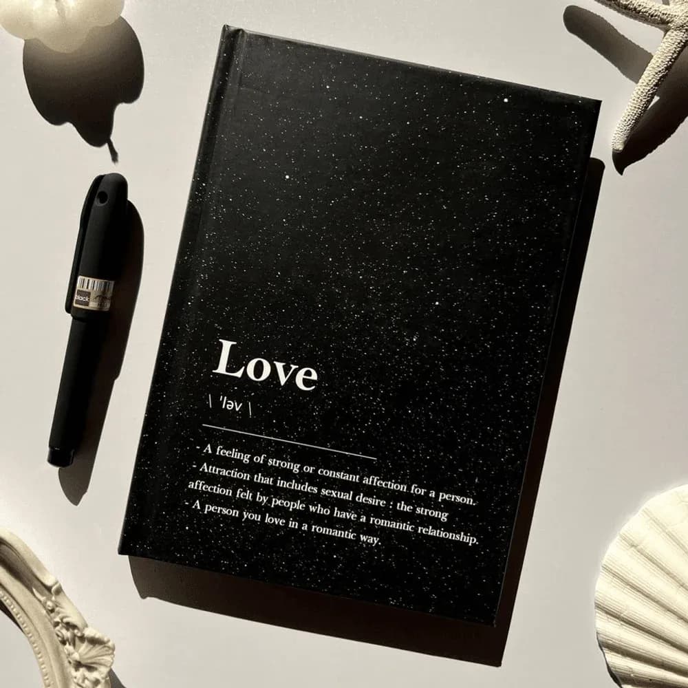 دفتر ماه - Love