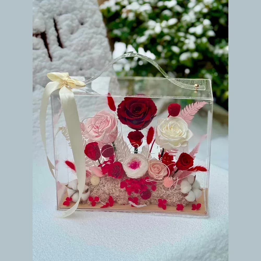 باکس شیشه‌ای کیفی گل جاودان