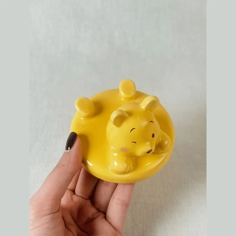 ماگ دیزنی پو با درب عروسکی و استند